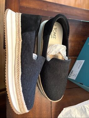 Toms Women’s Black Canvas Espadrille Slip-On with Rope-Trim Sole